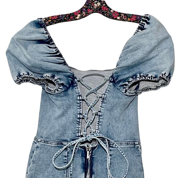 bebe Lace Back Denim Dress Size 6 With Puff Sleeves - Picture 3 of 8